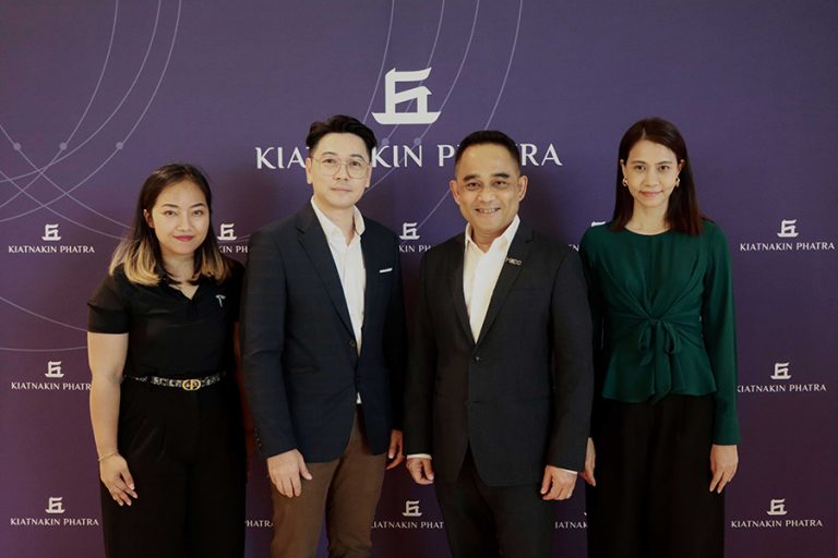 KKP พาลูกค้า EDGE สัมผัสนวัตกรรมในวิถีชีวิตแบบยั่งยืน ทดลองขับ Tesla และเยี่ยมชมโครงการ The Forestias by MQDC