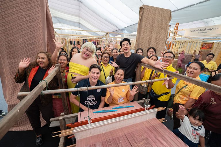 สมราคาเมืองแห่งบิ๊กอีเว้นต์! บุรีรัมย์ จารึกประวัติศาสตร์หน้าใหม่ เปิดสุดยอดมหกรรมผ้าไทย Colors of Buriram สุดอลังการ