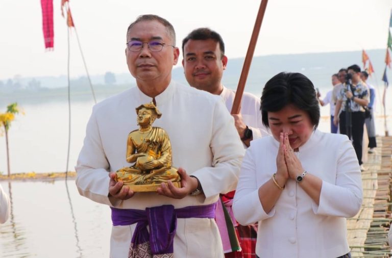 ชัยภูมิจัดงาน “หาบน้ำเขื่อนฮดพระธาตุ” หนึ่งในธีมงาน ฮ้อนนี้ชัยภูมิม่วนกุ๊บ เปิดประตูศรัทธาเส้นทางนำเที่ยวสงกรานต์ชัยภูมิ ณ วัดพระธาตุชัยภูมิ