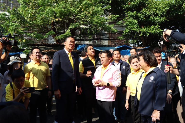 บอร์ด การเคหะแห่งชาติ ลงพื้นที่เคหะชุมชนดินแดง 2 กำชับให้การเคหะแห่งชาติเร่งแก้ไขปัญหาการอยู่อาศัยโดยบูรณาการความร่วมมือกับภาคีเครือข่ายในพื้นที่