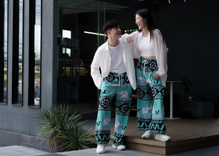 ฮิตไม่หยุด ฉุดไม่อยู่!! กางเกงช้างฟีเวอร์ Insurverse ประกันภัยเจ้าแรก ที่ตอบรับกระส Soft Power ผุด “กางเกงช้าง Eleverse (อีเลเวิร์ส)” ตอบโจทย์คนยุคใหม่ ด้วยดีไซน์ที่เข้าถึงง่าย ไม่ซ้ำใคร