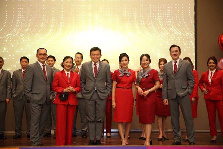 ธนาคาร ซีไอเอ็มบี ไทย ฉลองครบ 15 ปี ปรับโฉมยูนิฟอร์มพนักงาน สะท้อนความเป็น ธนาคารอาเซียนที่ขับเคลื่อนด้วยดิจิทัล