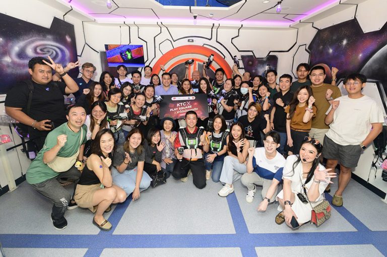 เคทีซี ควงแขน เพลย์สแควร์ เลเซอร์ แท็ก และ อากะ จัดกิจกรรมแฟนมีทติ้ง สมาชิกกลุ่มล่าโปรบัตรเครดิต ครั้งที่ 3