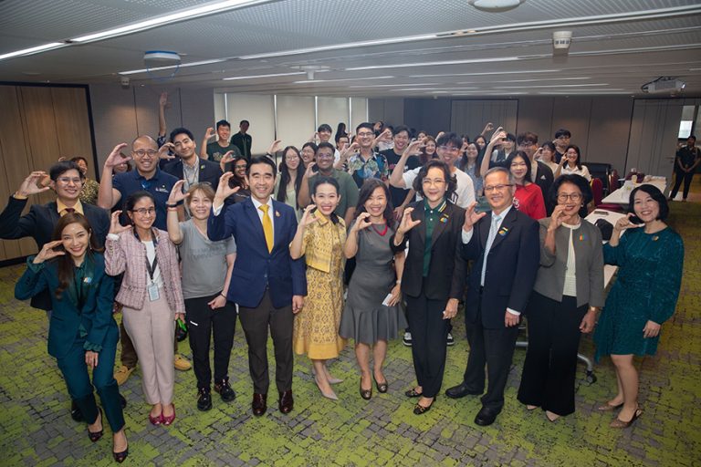 บีเจซี ให้การต้อนรับคณะนักศึกษามหาวิทยาลัยธรรมศาสตร์ และSingapore University of Social Science (SUSS) ประเทศสิงคโปร์ เข้าศึกษาดูงานด้านสิทธิของบุคคลที่มีความหลากหลายทางเพศ