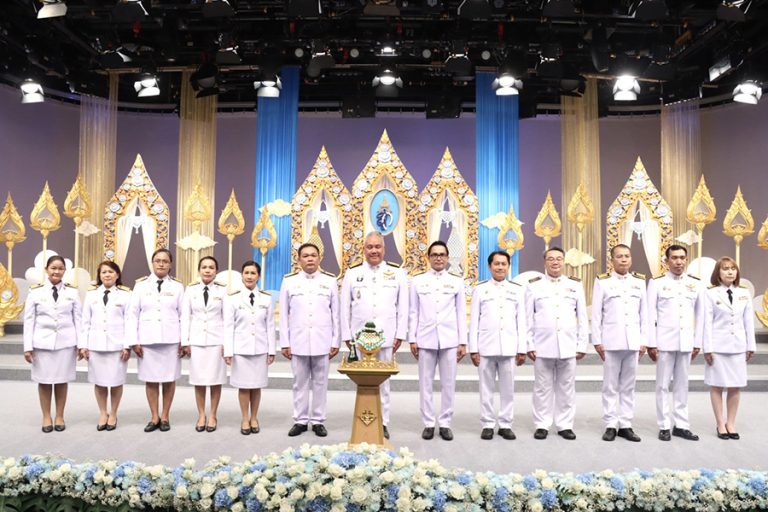 การเคหะแห่งชาติ บันทึกเทปโทรทัศน์ถวายพระพรชัยมงคลพระพันปีหลวง ณ สถานีวิทยุโทรทัศน์กองทัพบก ช่อง 5