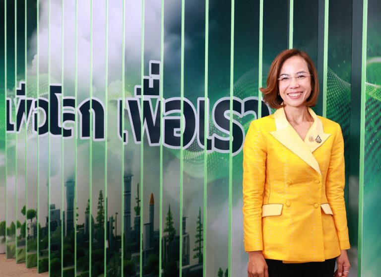 รัฐบาลจัดให้!  รมต.พิมพ์ภัทรา หนุนเอสเอ็มอีเดินหน้าสู่อุตสาหกรรมสีเขียว มอบ SME D Bank ปล่อยสินเชื่อ “SME Green Productivity” 15,000 ลบ. ดีเดย์ ส.ค.นี้