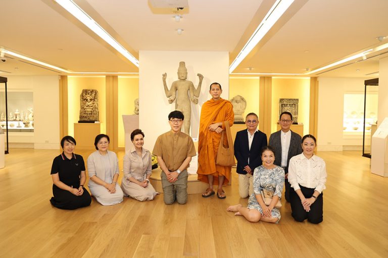 กรุงเทพประกันภัย กราบอาราธนาพระวิเทศวัชราจารย์สาธยายธรรม วิถีธรรม วิถีแห่งการดำเนินชีวิต และเยี่ยมชมพิพิธภัณฑ์กรุงเทพประกันภัย