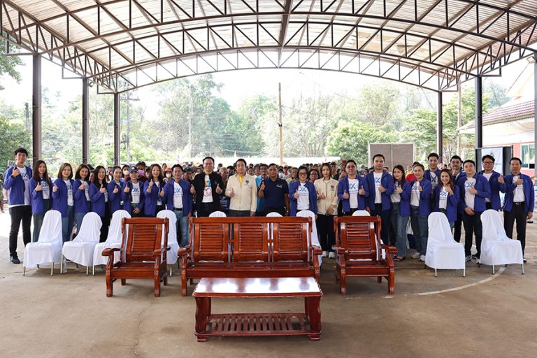 รมช.เผ่าภูมิ ลงพื้นที่เชียงใหม่ให้กำลังใจลูกค้า SME D Bank ประสบอุทกภัย เดินหน้านโยบายรัฐบาลพาเข้าถึงมาตรการพักหนี้ช่วยลดภาระคู่เติมทุนฟื้นฟูกิจการ