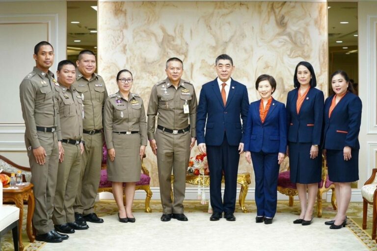 กองบัญชาการตำรวจตระเวนชายแดน เข้าพบกรรมการผู้จัดการเพื่อแสดงความขอบคุณธนาคารอาคารสงเคราะห์