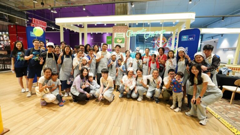 กรุงไทย–แอกซ่า ประกันชีวิต เฉลิมฉลองวันเด็กผ่านกิจกรรม DIY Your Bingsu เติมเต็มประสบการณ์แห่งความอบอุ่นให้ลูกค้าคนพิเศษ ได้ร่วมรังสรรค์เมนูบิงซูที่ไม่เหมือนใคร ณ ร้านชีวิตชีวา