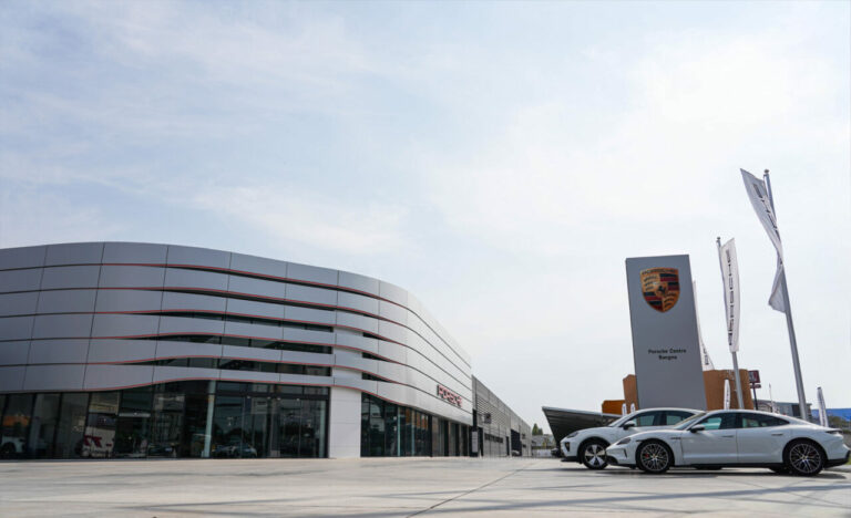 Porsche Centre Bangna มั่นใจมาตรฐาน ONNEX SOLAR by SCG ติดตั้งระบบโซลาร์เซลส์ในโชว์รูมเต็มรูปแบบ ONNEX SOLAR by SCG Smart Living ใน เอสซีจี สมาร์ทลีฟวิง