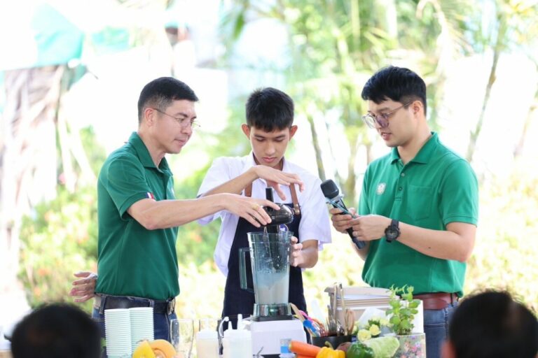 ธ.ก.ส. ปลูกความรู้การเกษตร ด้วยโมเดล Smart Farm ให้นักเรียนทั่วประเทศ ลดค่าใช้จ่าย สร้างรายได้เพิ่มให้เยาวชน ยกระดับ เกษตรเพื่อการบริโภค เป็น “เกษตรการค้า”
