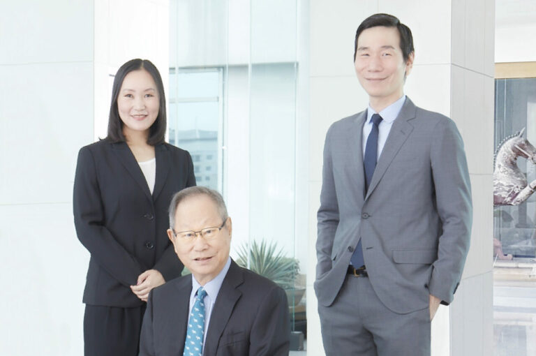 ชัย โสภณพนิช เตรียมความพร้อมให้ ชวาล-ลสา โสภณพนิช สืบทอดธุรกิจ พร้อมสานความสำเร็จของกรุงเทพประกันภัยสู่การเติบโตอย่างมั่นคงและแข็งแกร่ง