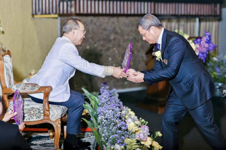 CEO ไทยกรุ๊ป รับรางวัลศิษย์เก่าผู้ทำคุณประโยชน์ รร.กรุงเทพคริสเตียน