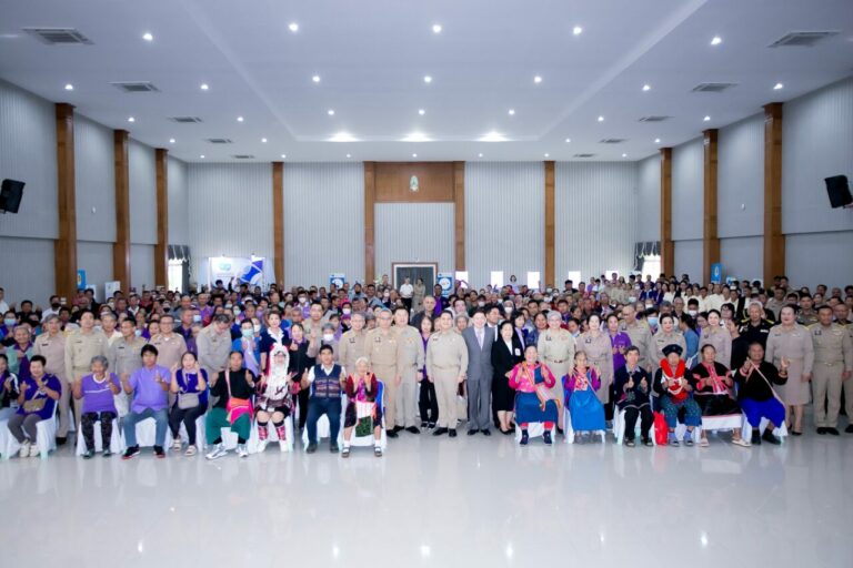 แว่นท็อปเจริญ ร่วมกับ มูลนิธิสงเคราะห์เด็กของสภากาชาดไทย ลงพื้นที่จังหวัดเชียงราย สานต่อ “โครงการแว่นตาผู้สูงวัยในสมเด็จพระเทพรัตนฯ”