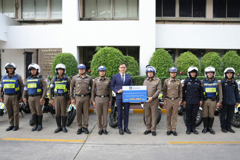 วิริยะประกันภัย ส่งมอบอุปกรณ์รถจักรยานยนต์ สนับสนุนภารกิจ ตำรวจจราจรโครงการพระราชดำริ