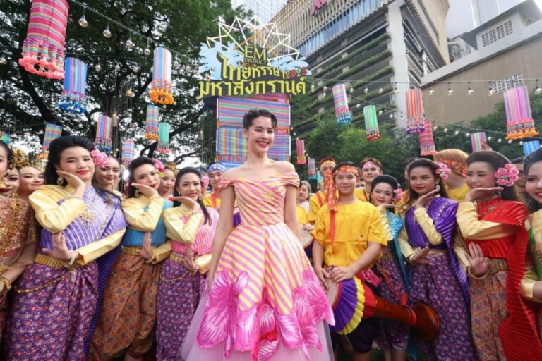 เอ็ม ดิสทริค ร่วมกับภาครัฐและเครือข่ายภาคเอกชนจัดงาน “เอ็ม ดิสทริค ไทยหรรษา มหาสงกรานต์ 2025”ปักหมุดแลนด์มาร์กฉลองสงกรานต์สุดยิ่งใหญ่ใจกลางสุขุมวิท