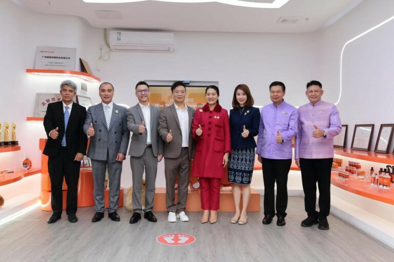 บ. willow ประเทศจีน ต้อนรับ มท.4 พร้อมคณะเข้าเยี่ยมชมนวัตกรรมโรงงานผลิตยาสำหรับสัตว์เลี้ยง