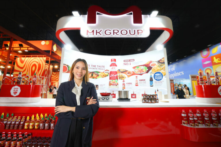 MK GROUP เปิดบูธชูไฮไลต์เด็ด เปิดตัวน้ำจิ้มสุกี้เอ็มเค 2 สูตรใหม่ ครั้งแรก! พร้อมโชว์แกร่งศักยภาพธุรกิจค้าปลีกและโลจิสติกส์ ต่อยอดธุรกิจสู่เวทีโลก ในงาน THAIFEX – ANUGA ASIA 2025