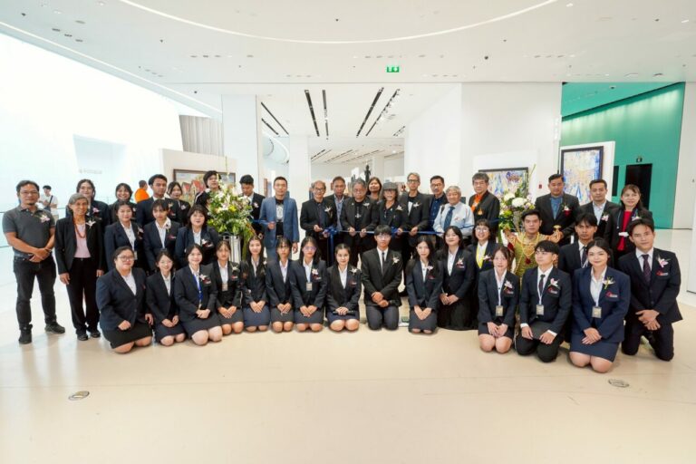 ไอคอนสยาม ชวนชมนิทรรศการ ‘มธุรอัตตา’นิทรรศการศิลปนิพนธ์จากเพาะช่าง สะท้อนเสน่ห์ของตัวตนผ่านงานศิลป์วันนี้ – 13 พฤษภาคม 2568 ณ ICON Art & Culture Space ชั้น 8