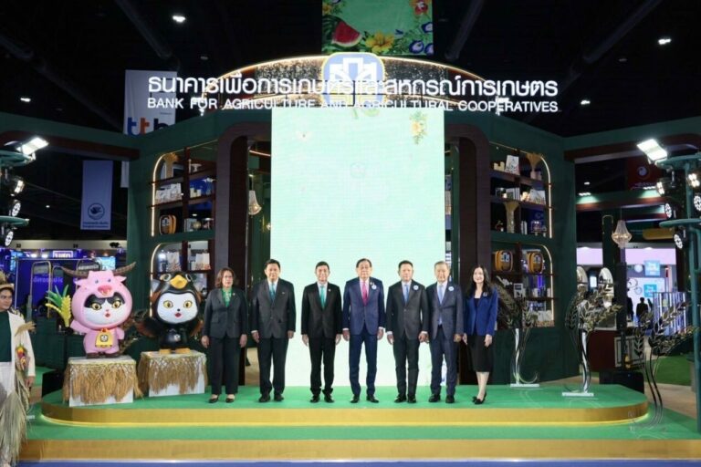 รองนายก และ รมว.คลัง เยี่ยมชมบูธ ธ.ก.ส. ในงาน Money Expo กรุงเทพ 2025