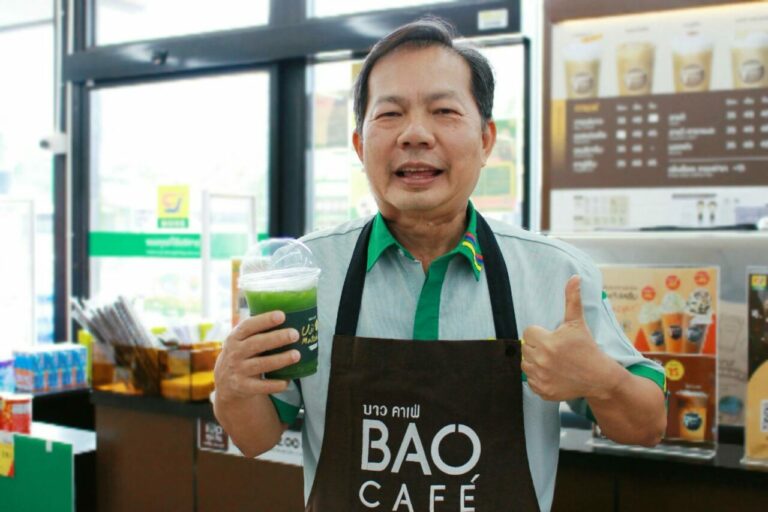 เมื่อความหลากหลายคือความงดงามของสังคม ซีเจ มอร์ (CJ MORE) ชวนสัมผัสความแตกต่างของ “ช่วงวัย” และ “ประสบการณ์” ของคุณลุง ‘ปุณ พรชัย’กับการเริ่มต้นใหม่หลังเกษียณ ในโครงการ ซีเจ ซีเนียร์ พลัส วัยเก๋า