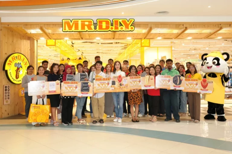 มิสเตอร์. ดี.ไอ.วาย. จัดงานมอบรางวัลให้แก่ผู้โชคดี ในกิจกรรม “แจกหนัก จัดใหญ่ ฉลองครบ 1,000 สาขา สุขคุ้มทุกวัน ดีคู่ใจคุณ”