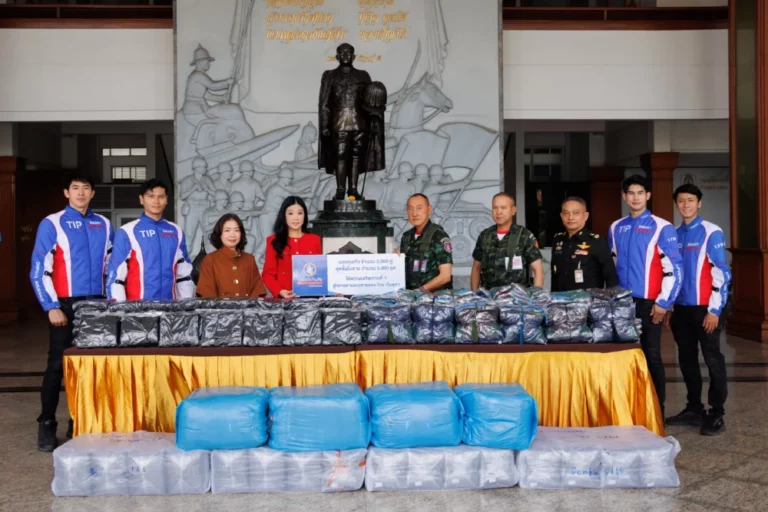 ทิพยประกันภัย มอบสิ่งของจำเป็น สนับสนุนทหารผู้ปฏิบัติหน้าที่ชายแดนไทย–กัมพูชา