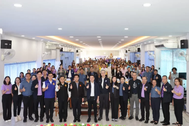 SME D Bank ร่วมติดตามคณะ รมว.อุตสาหกรรม ลงพื้นที่ จ.นครสวรรค์ ตรวจเยี่ยมการยกระดับเกษตรอุตสาหกรรม สร้างเศรษฐกิจยั่งยืนจากชุมชน