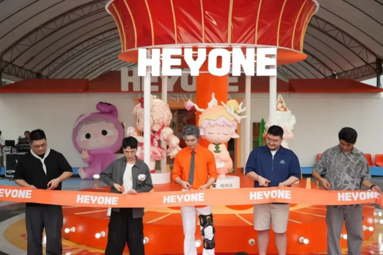 ไอคอนสยาม จับมือ HEYONE และ MORE THAN ARTS & TOYS เนรมิตร “HEYDAY PLAYLAND”เปิด Pop-up Store วันนี้ – 9 ต.ค. 68