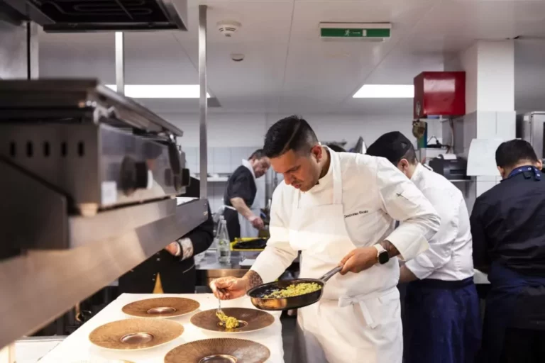 NAMU X HAŌMA – นำเสนอ “บทสนทนาแห่งรสชาติอูมามิและเครื่องเทศ”กับ Marriott Bonvoy Moments ณ ดับเบิ้ลยู เกาะสมุย