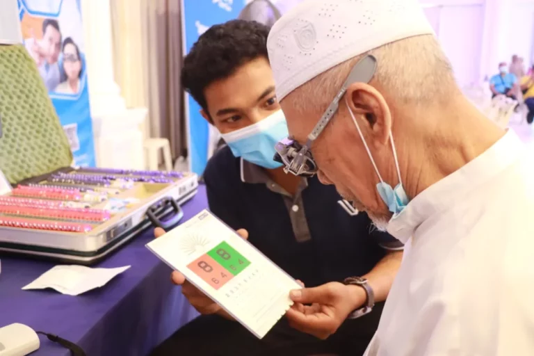 เมืองไทยประกันชีวิต และ มูลนิธิเมืองไทยยิ้ม มอบแว่นสายตาเพื่อผู้สูงอายุ สานต่อภารกิจดูแลคุณภาพชีวิตผู้สูงวัยไทยอย่างยั่งยืน