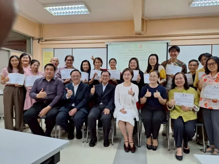 DPU–สถาบันขงจื่อฯ มอบประกาศนียบัตรผู้ผ่านการอบรม สมาคมผู้สื่อข่าวไทย-จีน หลักสูตร ‘หนีห่าว สนทนาจีนภาษาคนข่าว’