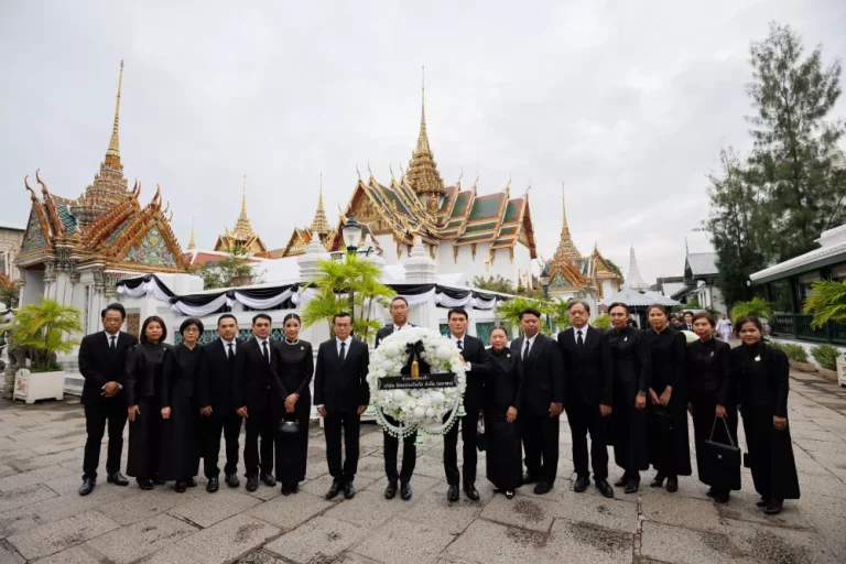 ทิพยประกันภัย น้อมถวายพวงมาลา แสดงความจงรักภักดี และรำลึกในพระมหากรุณาธิคุณ สมเด็จพระนางเจ้าสิริกิติ์ พระบรมราชินีนาถ พระบรมราชชนนีพันปีหลวง