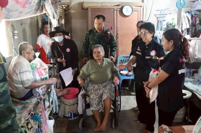 เอสซีจี และ มูลนิธิเอสซีจี จับมือเครือข่ายพันธมิตร เร่งช่วยเหลือผู้ประสบอุทกภัยภาคใต้ ตั้งศูนย์ช่วยเหลือผู้ประกอบการ สนับสนุนอุปกรณ์ยังชีพ วัสดุก่อสร้างระดมทีมจิตอาสาฟื้นฟูหลังน้ำลด 