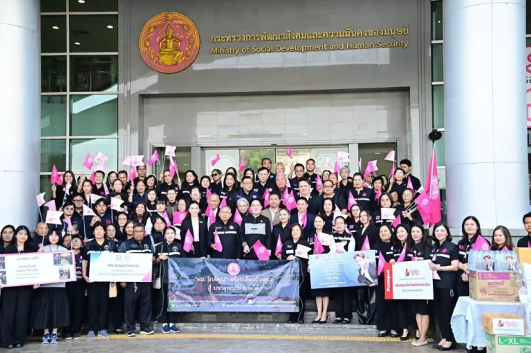 การเคหะแห่งชาติ ส่งมอบธารน้ำใจผ่านกระทรวง พม. ช่วยผู้ประสบอุทกภัยภาคใต้