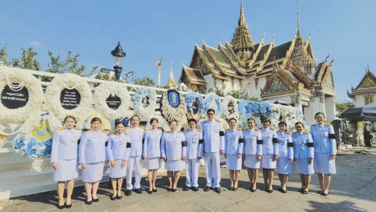 ออมสิน ร่วมเฝ้าฯ ในพิธีธรรมสวดพระอภิธรรมพระบรมศพ สมเด็จพระนางเจ้าสิริกิติ์ พระบรมราชินีนาถ พระบรมราชชนนีพันปีหลวง