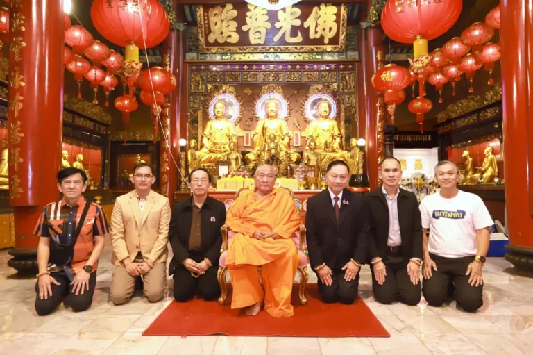 วิริยะประกันภัย ร่วมพิธีปลุกเสก “เหรียญเทพเจ้าไท้ส่วยเอี๊ย” ส่งต่อความห่วงใย เตือนสติตรุษจีนเมาไม่ขับ