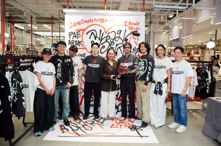 “ห้างเซ็นทรัล”  จับมือ “ลงนวมบอยส์” แบรนด์เสื้อผ้าแฟชั่น-มวยไทย ของ 3 หนุ่ม เป้ อารักษ์ – ธามไท และ เป็ด ธนพล เปิดป๊อบอัพสโตร์แห่งใหม่ ณเซ็นทรัลลาดพร้าว ชั้น 3