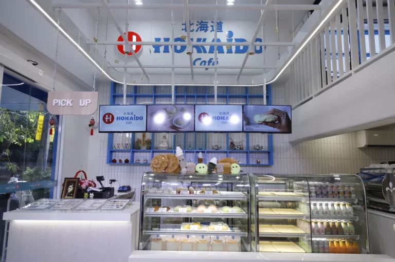 ‘ฮอกไกโด คาเฟ่’ ปักหมุด Flagship Store แลนด์มาร์กใหม่ใจกลางทองหล่อ ผนึกพันธมิตรระดับโลก ญี่ปุ่น-อิตาลี ประกาศบุกธุรกิจ F&B เต็มรูปแบบ