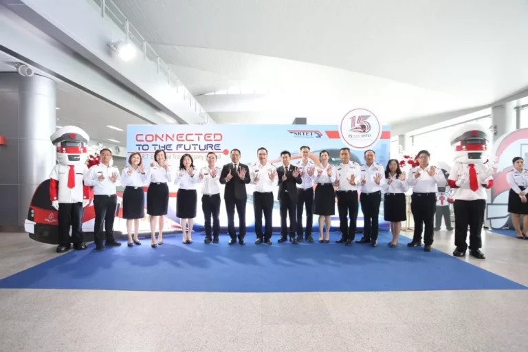 รฟฟท. ฉลองครบรอบ 15 ปี “พิพัฒน์” ชูวิสัยทัศน์ “รถไฟฟ้าสายสีแดง ยกระดับคุณภาพชีวิตชานเมือง” ด้วยมาตรฐานสากล ก้าวสู่อนาคตอย่างยั่งยืน
