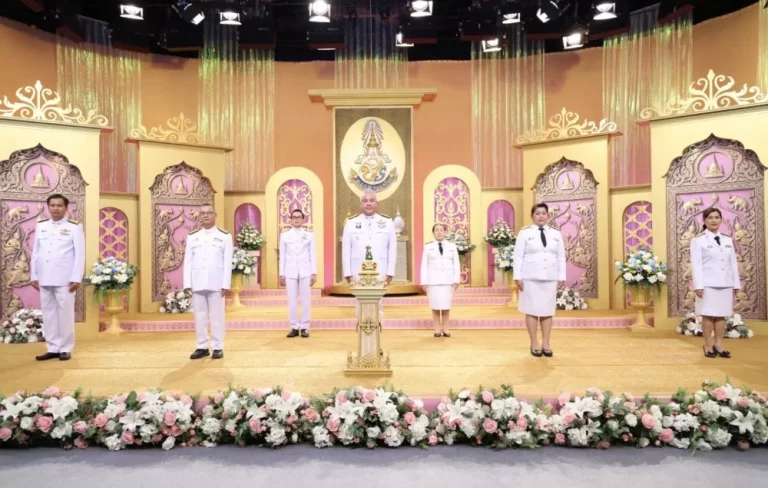 การเคหะแห่งชาติ นำคณะผู้บริหารบันทึกเทปโทรทัศน์ถวายพระพรชัยมงคล พระบาทสมเด็จพระเจ้าอยู่หัว และสมเด็จพระนางเจ้าฯ พระบรมราชินี ณ สถานีโทรทัศน์ช่อง 9 MCOT HD
