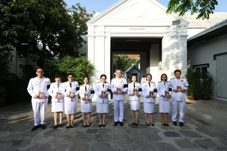 SME D Bank ร่วมผลัดเวรเฝ้าฯ ในพระพิธีธรรมสวดพระอภิธรรมพระศพ สมเด็จพระเจ้าลูกเธอ เจ้าฟ้าพัชรกิติยาภาฯ พร้อมหน่วยงานในสังกัดกระทรวงการคลัง