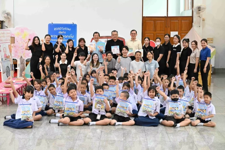 วิริยะประกันภัย ปิดฉากกิจกรรม Roadshow ส่งต่อความปลอดภัย โรงเรียนวัดบรมนิวาส